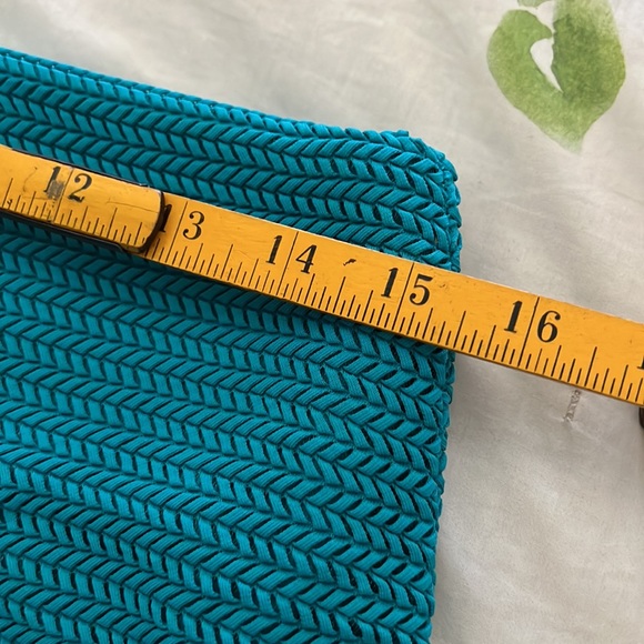 BCBGenerationTextured Pull On Mini Skirt - Picture 3 of 9